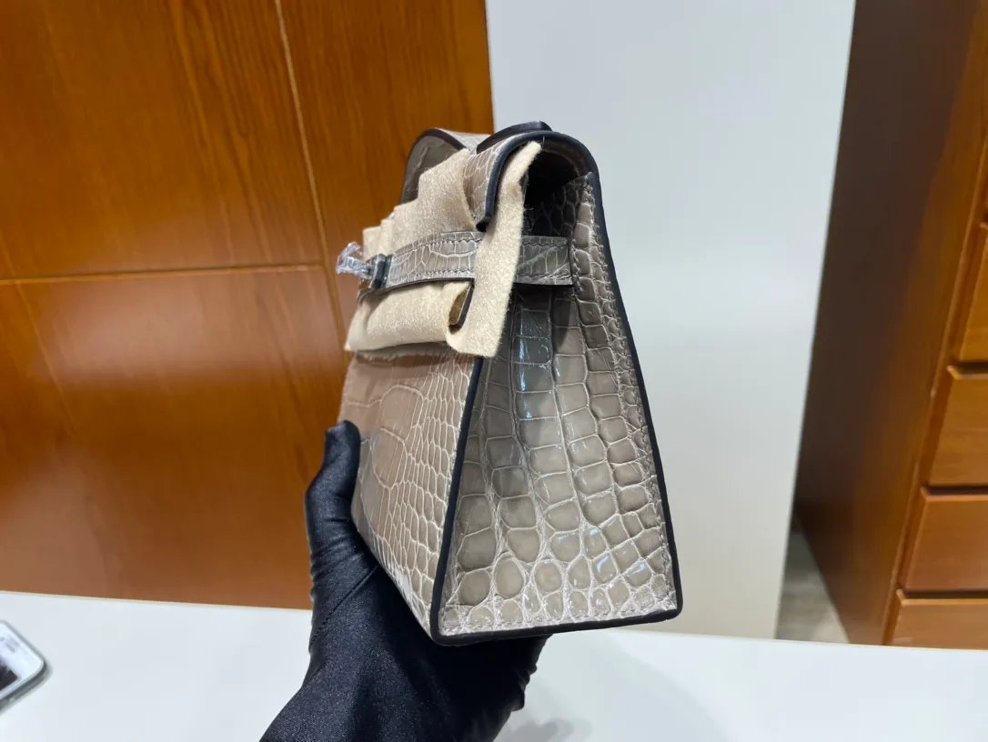 Kelly Pochette 22