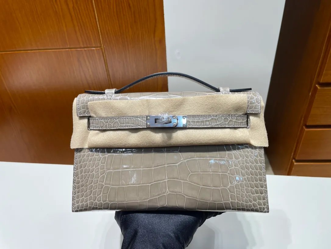 Kelly Pochette 22