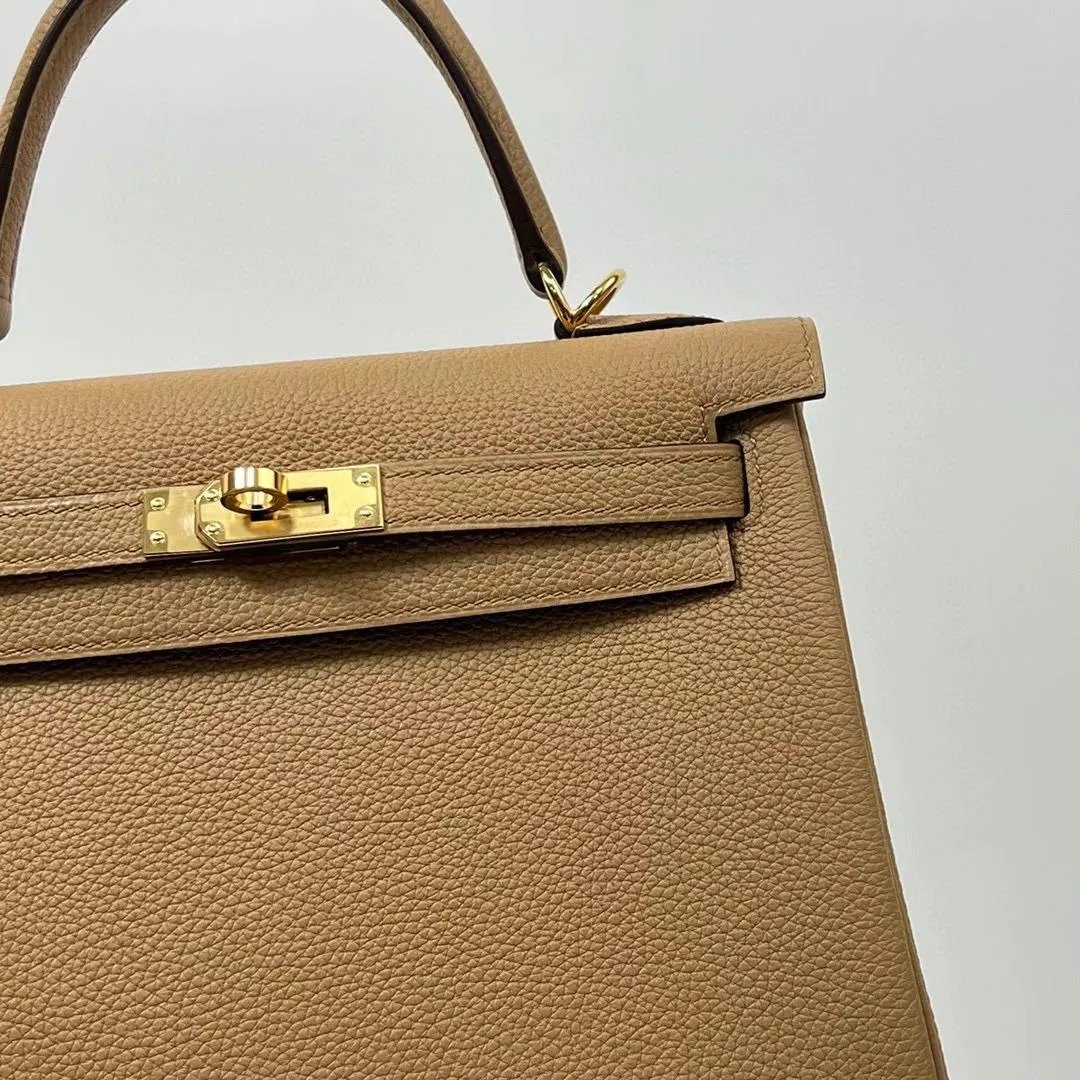 Kelly 25