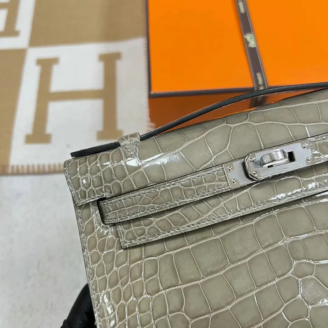 Kelly Pochette 22