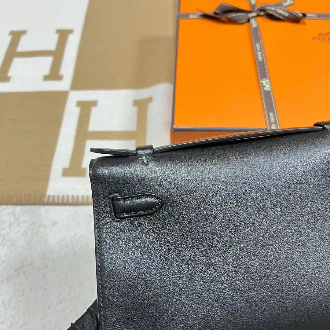 Kelly Pochette 22