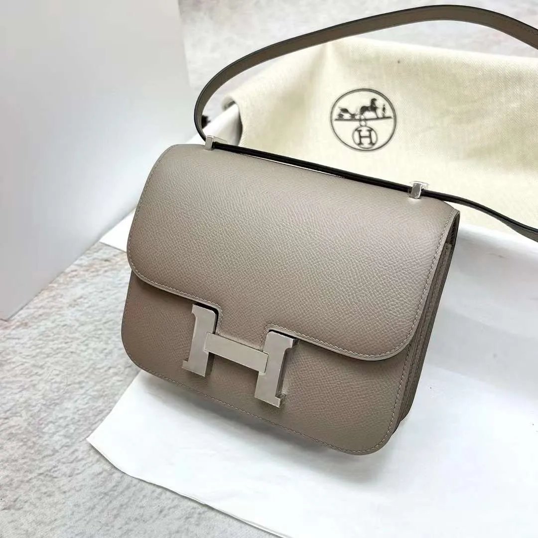 Kelly Pochette 22