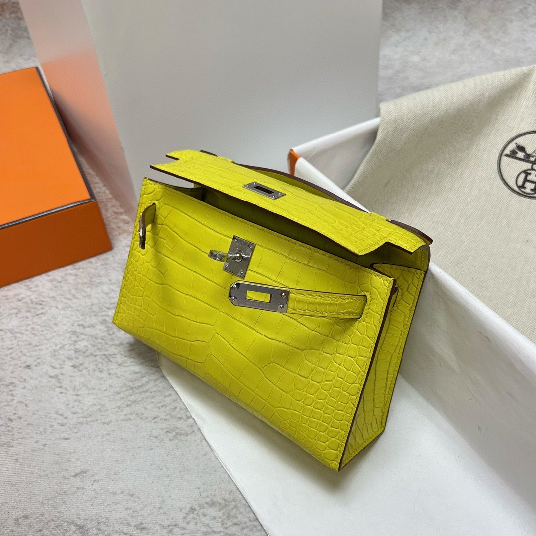 Kelly Pochette 22