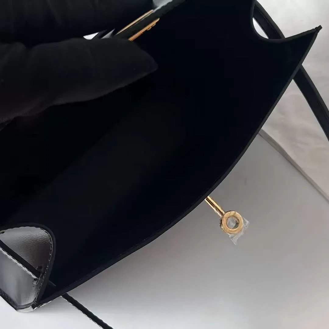 Kelly Pochette 22