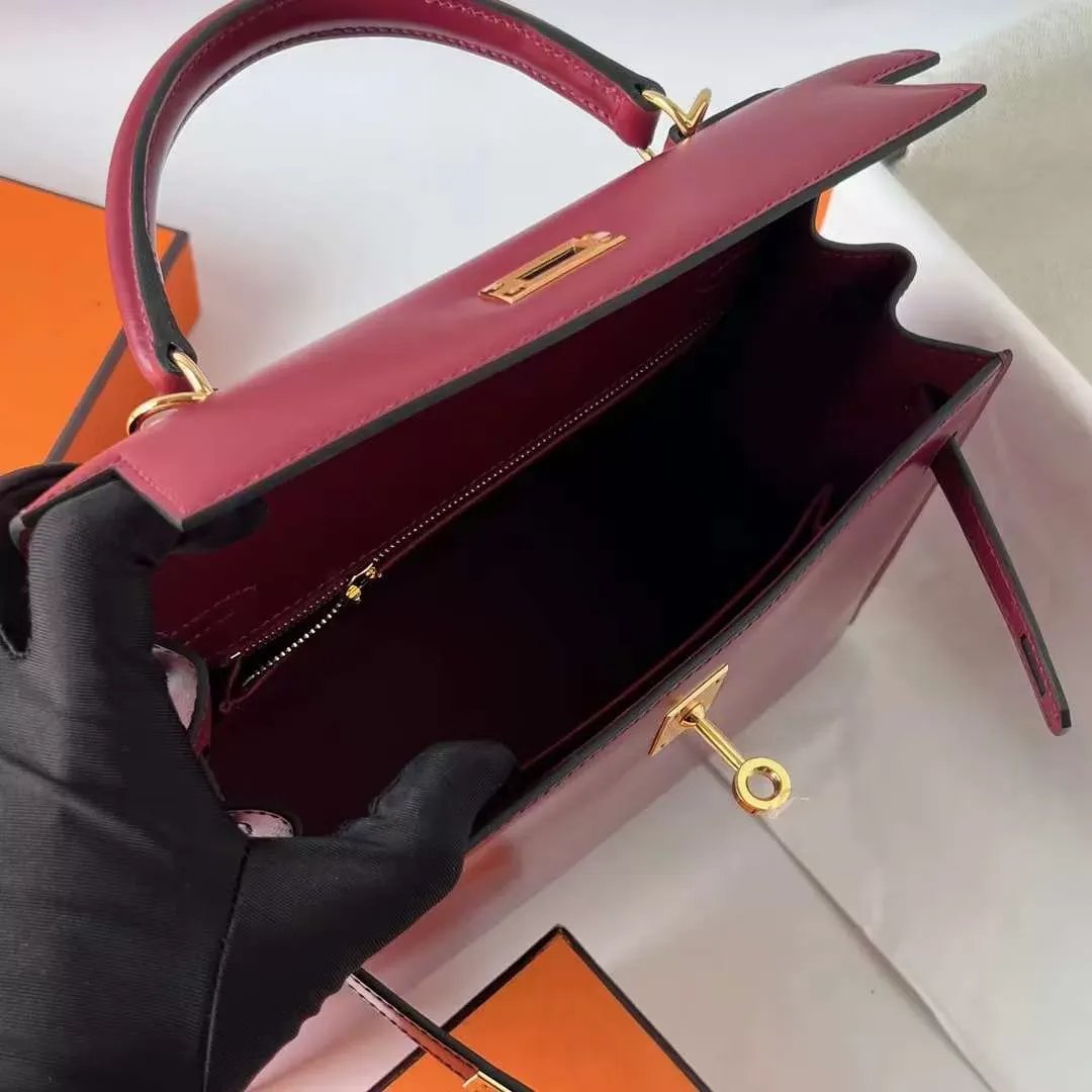 Kelly 25