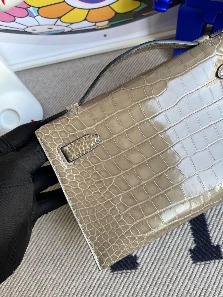 Kelly Pochette 22