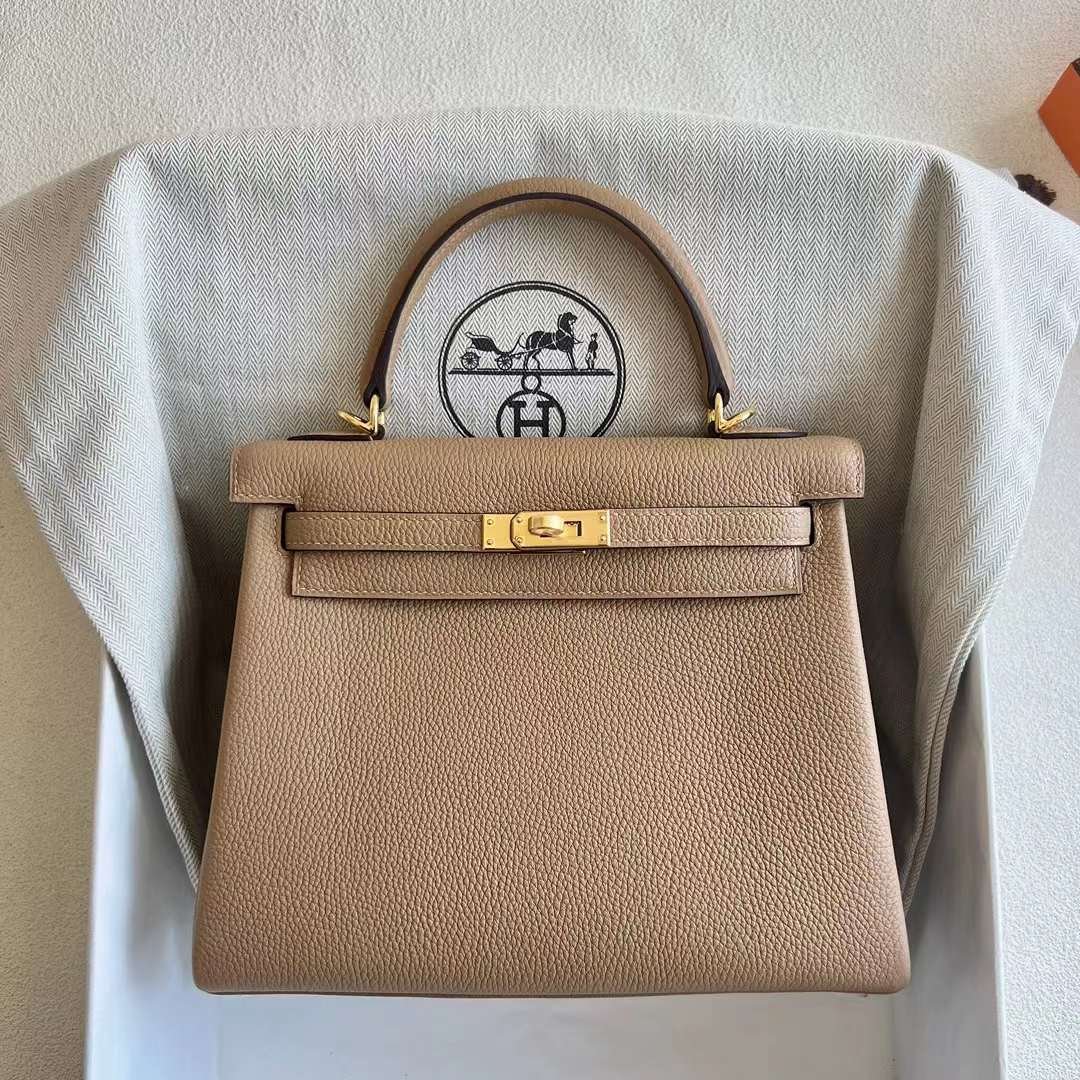 Kelly 25