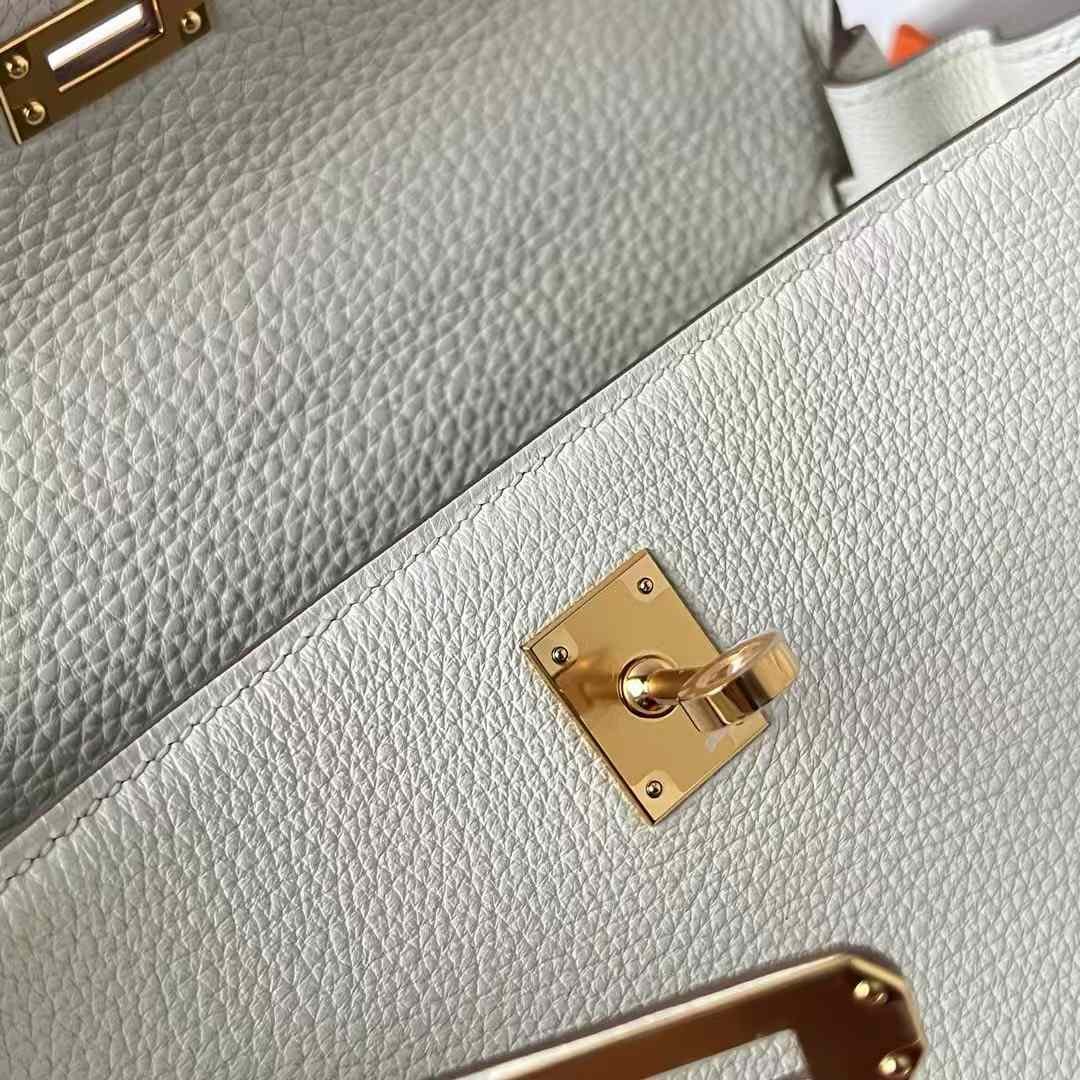 Kelly 25