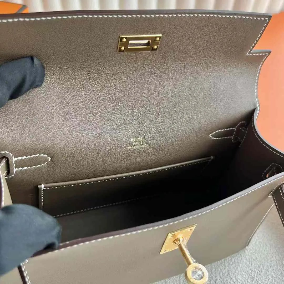 Kelly Pochette 22