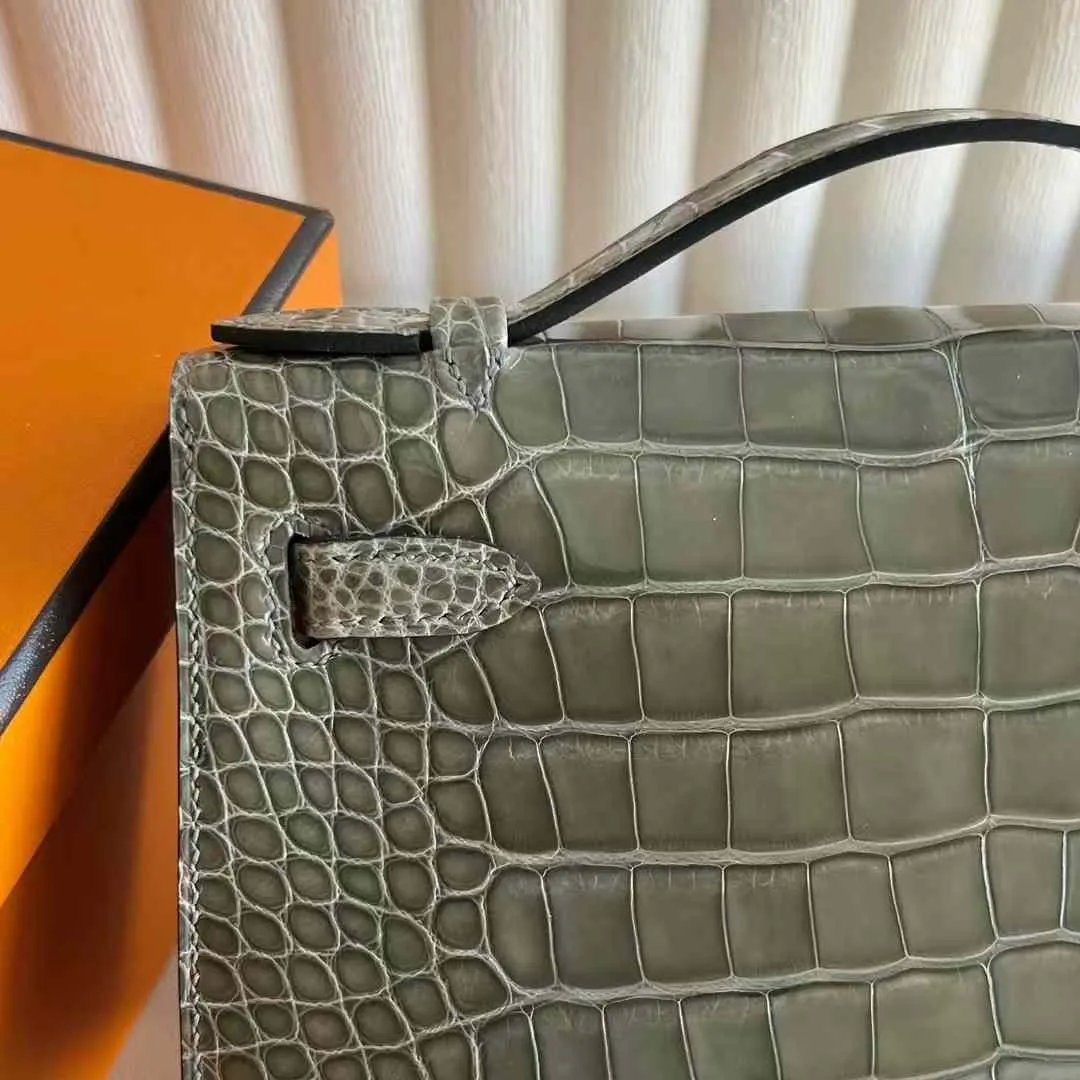 Kelly Pochette 22
