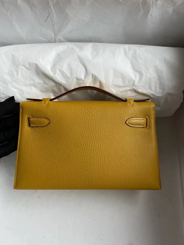 Kelly Pochette