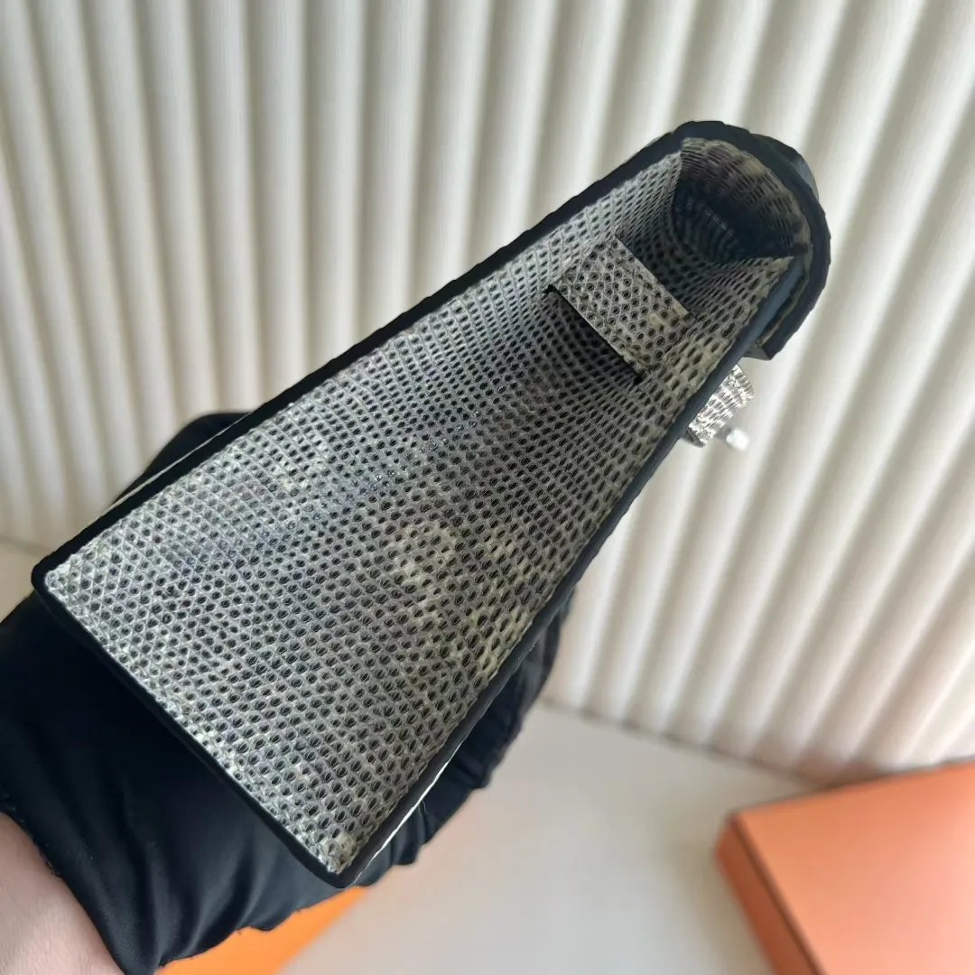 Kelly Pochette 22