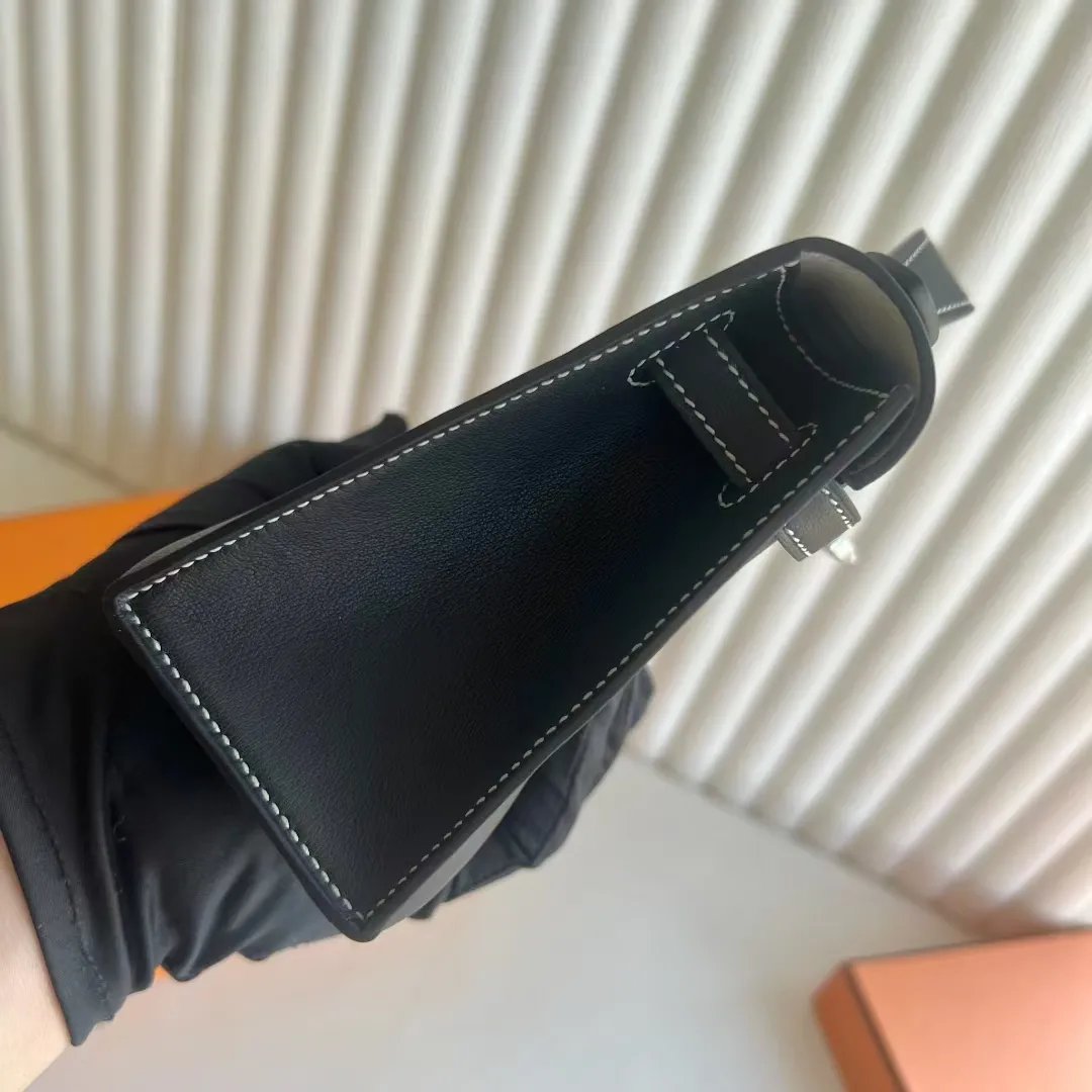 Kelly Pochette 22
