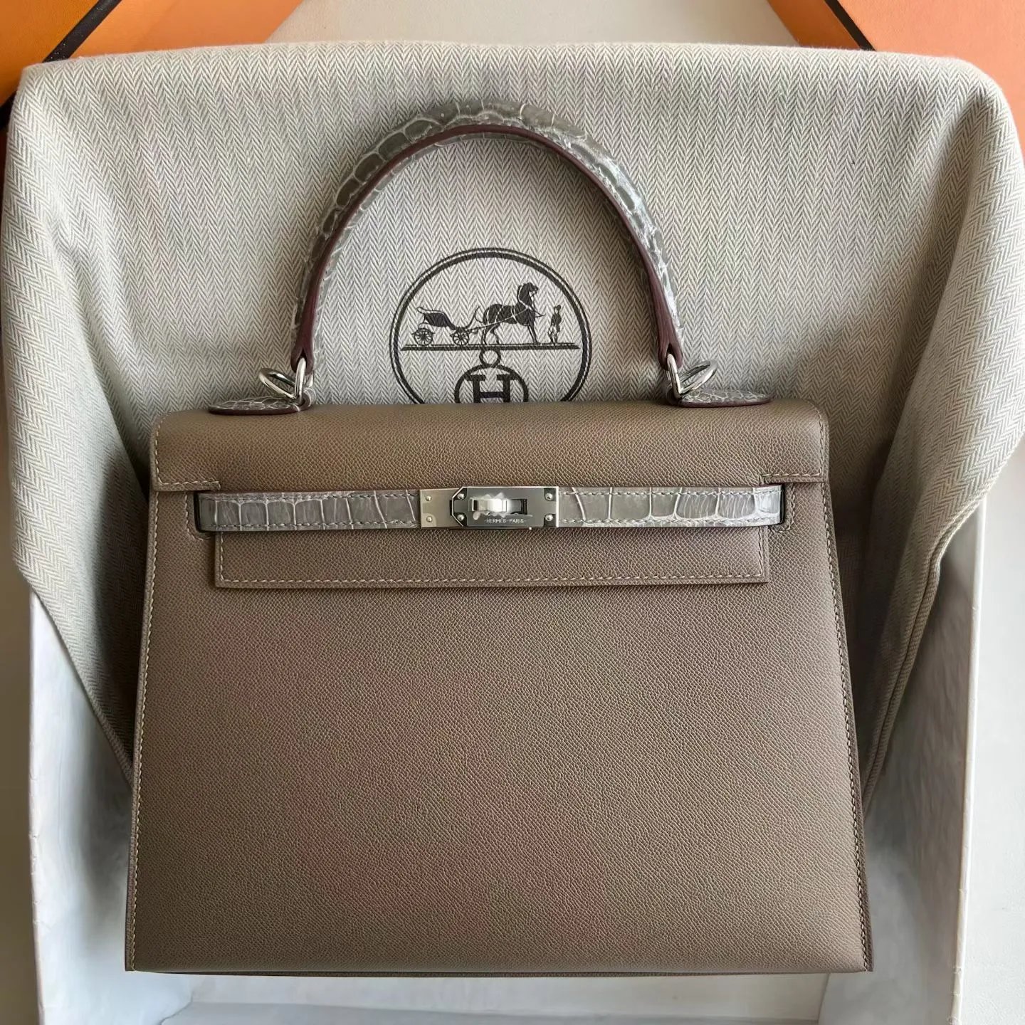Kelly 25