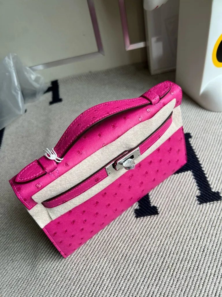 Kelly Pochette