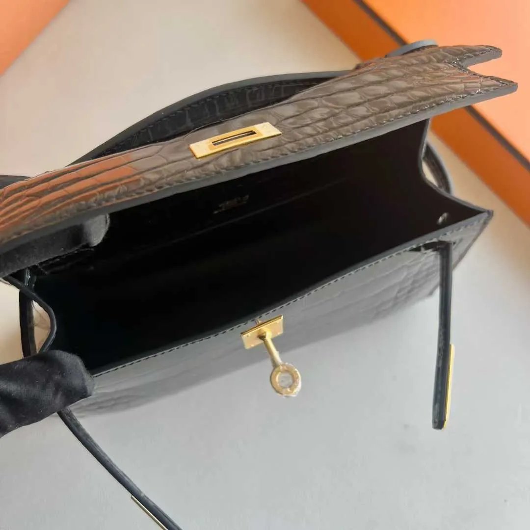 Kelly Pochette 22