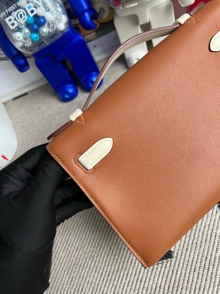 Kelly Pochette