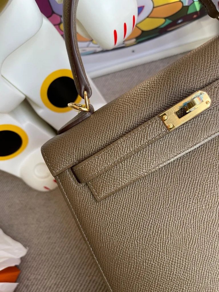 Kelly 25