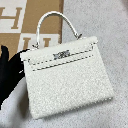 Kelly 25
