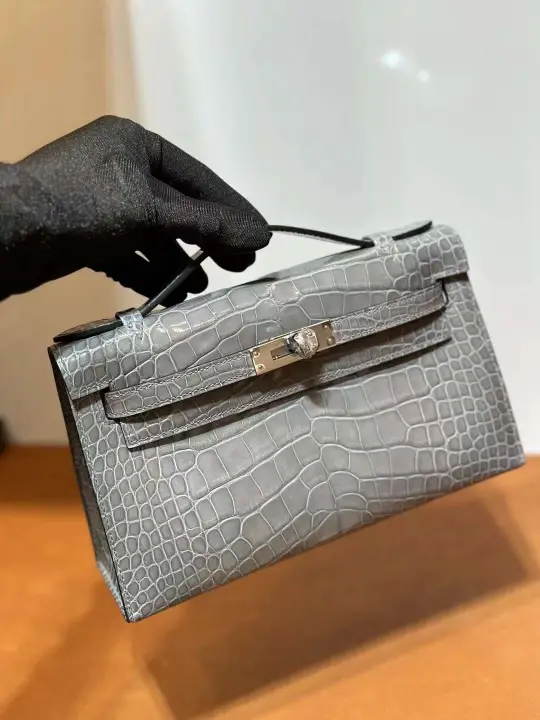 Kelly Pochette 22
