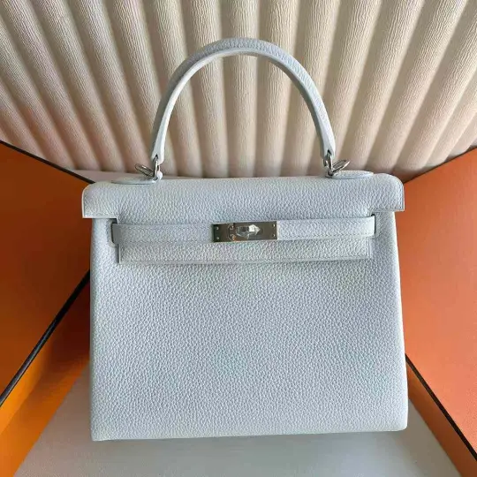 Kelly 25
