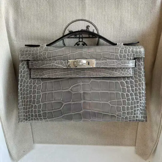Kelly Pochette 22