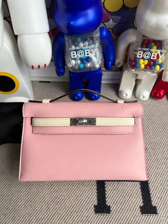 Kelly Pochette